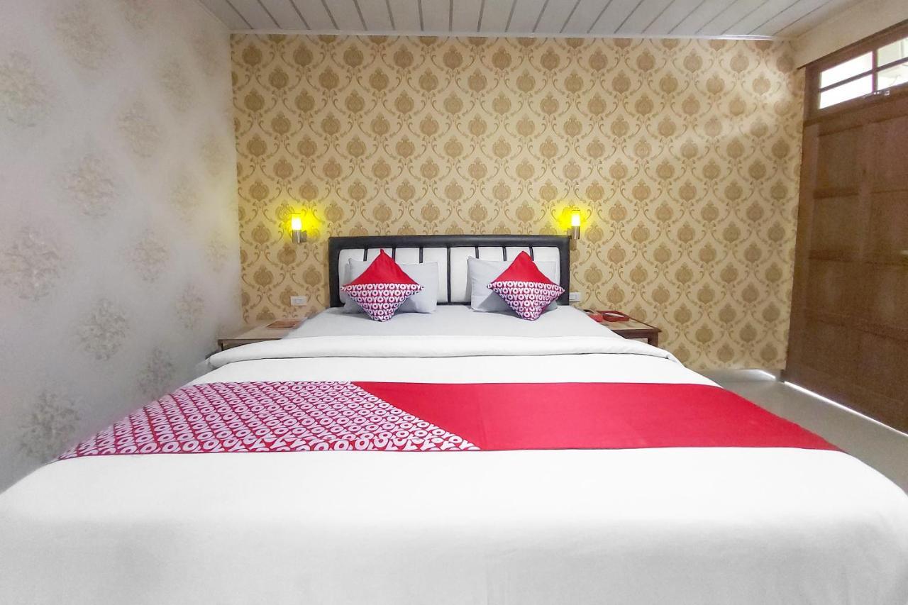 Oyo 3196 Hotel Taman Cinta Singkawang Extérieur photo